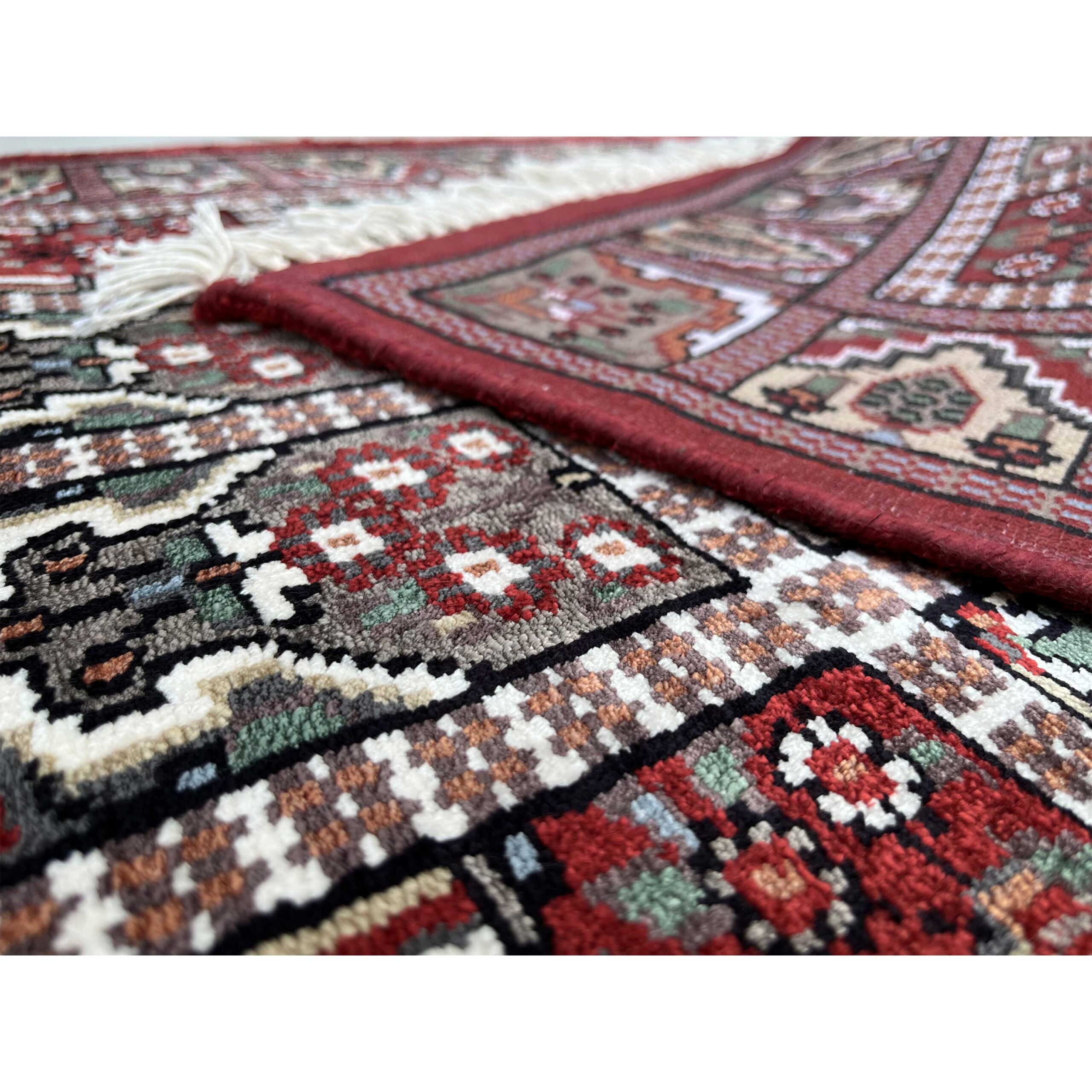 2.5x4 feet Hand Knotted Viscose Rug Hamadan Red - Image 4