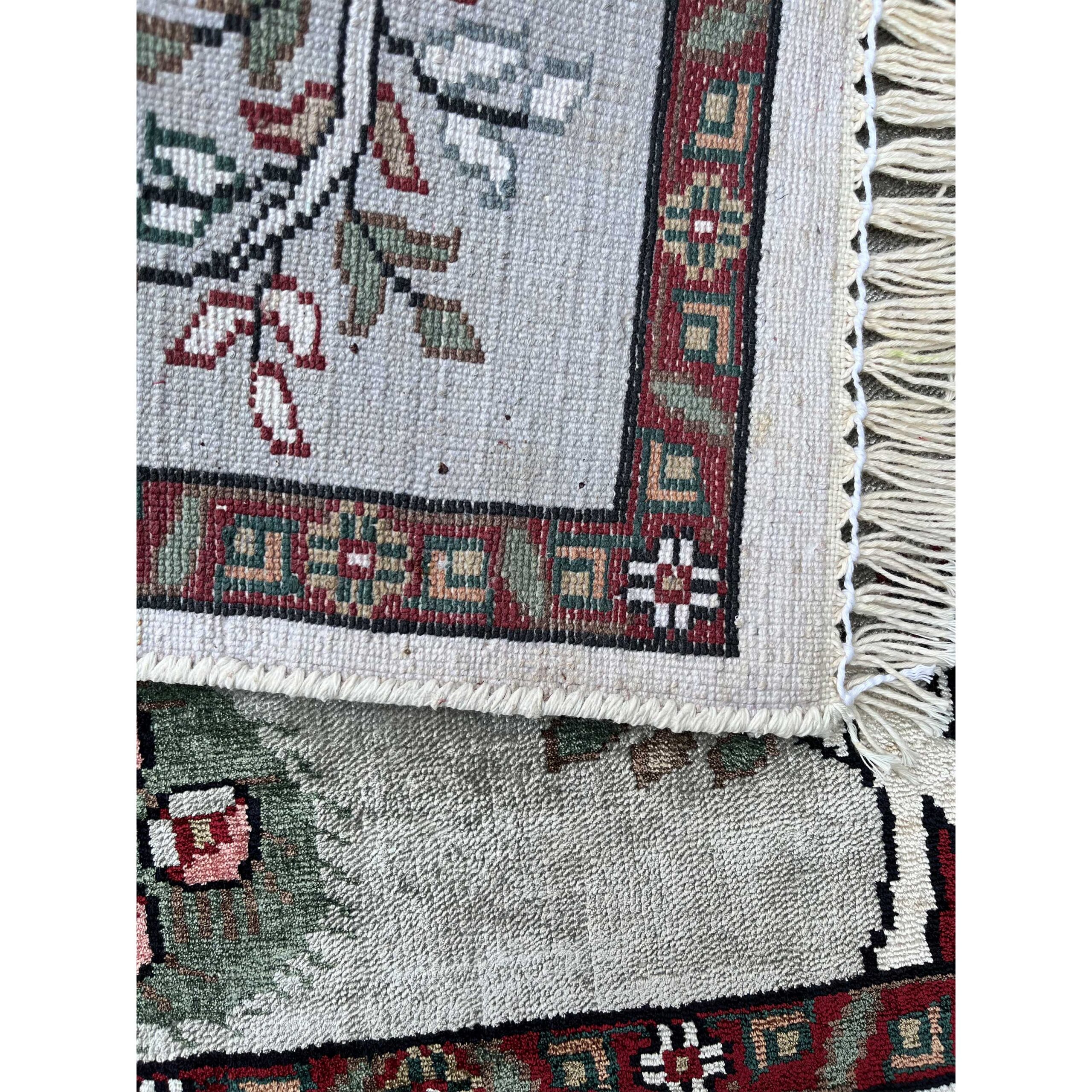 2x2 feet Handmade Rug Peacock and Peahen Gray Luxury - Image 4