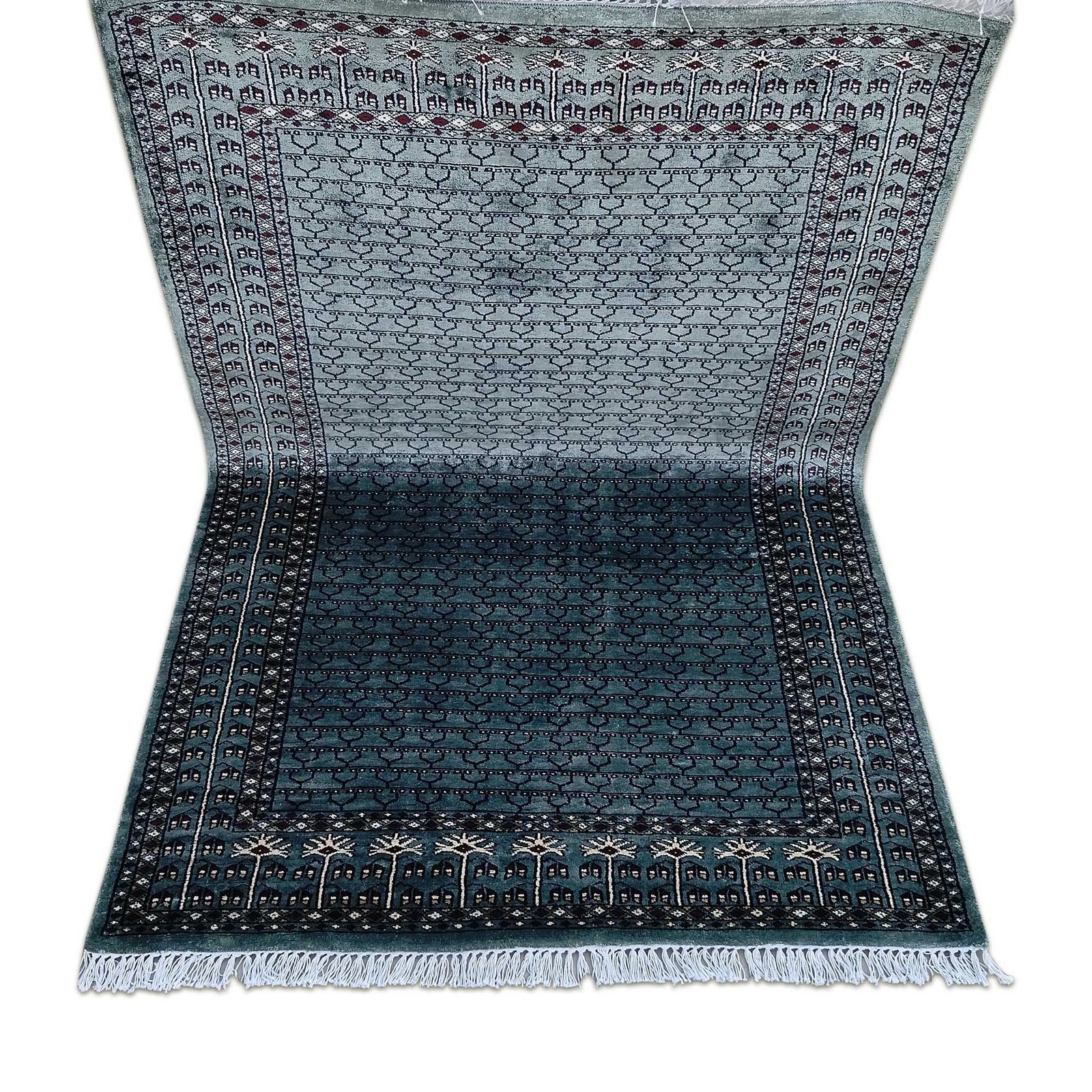 4x6 ft Hand Knotted Royal Grey Bamboo Silk Rug - Image 6