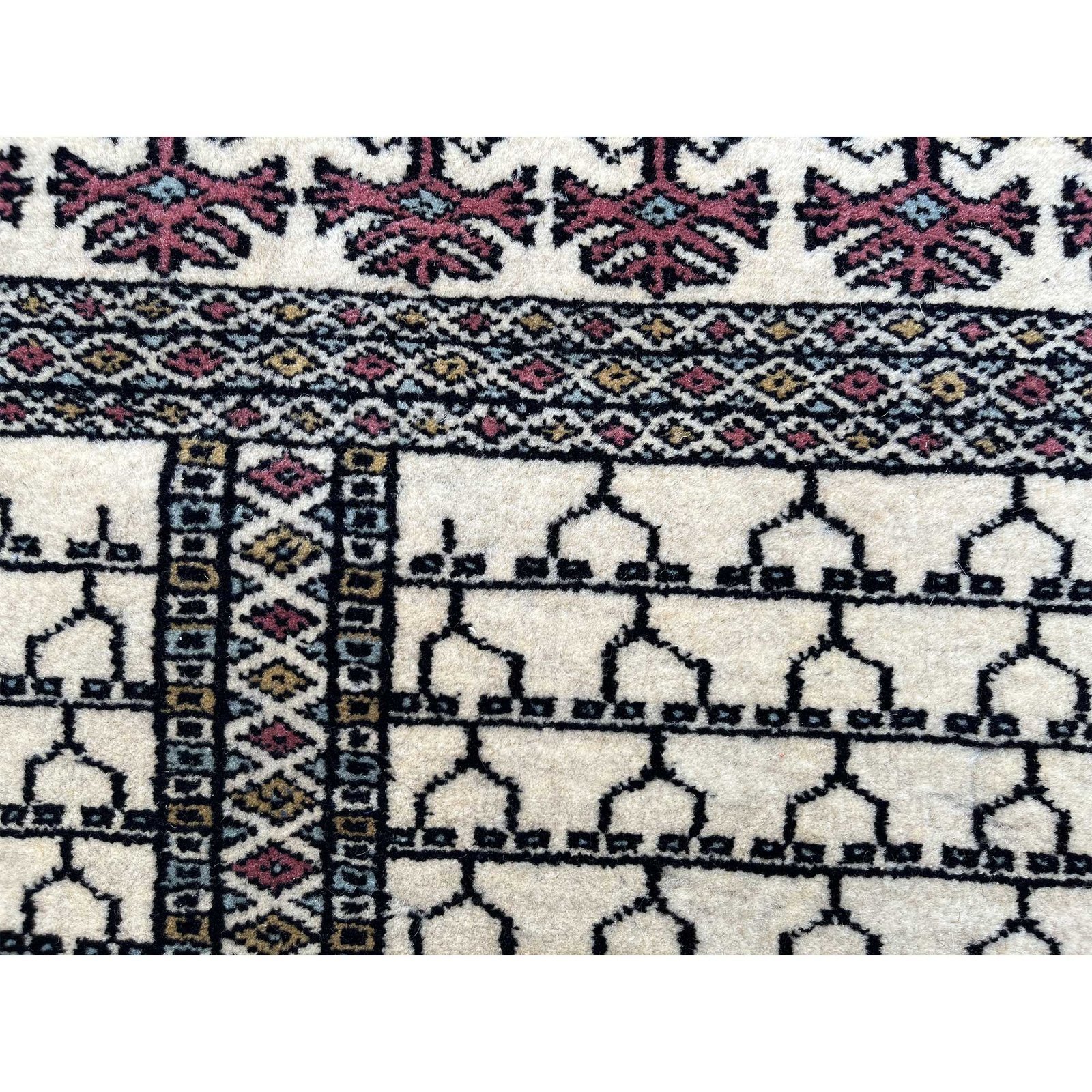 4x6 Feet White Hand Knotted Wool Rug Parda - Image 4
