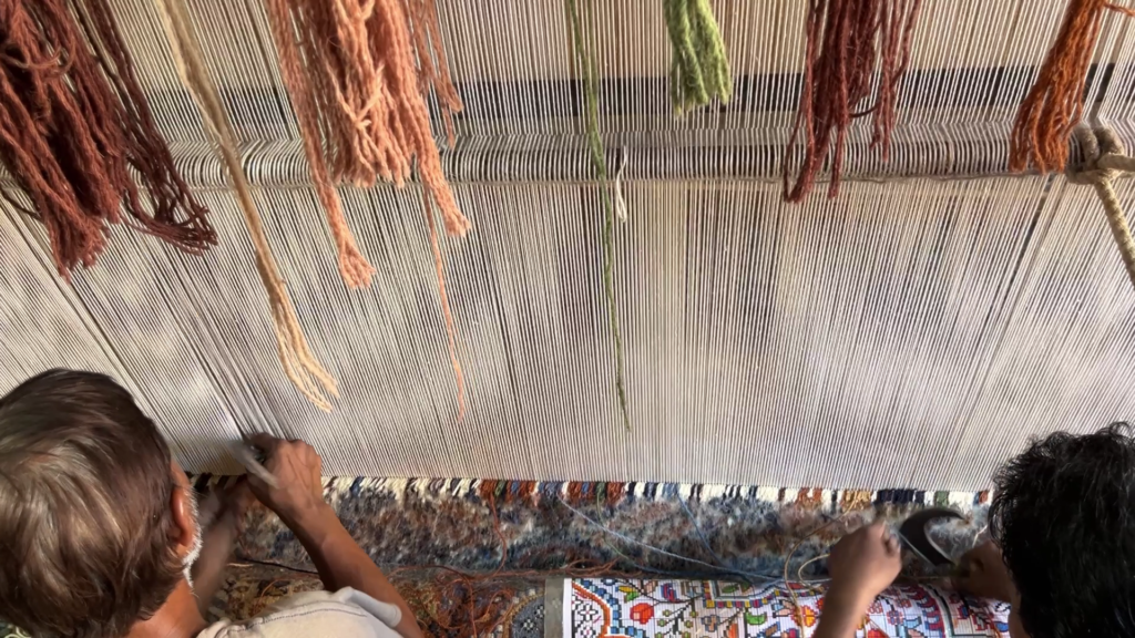 hand knotted rug weaving