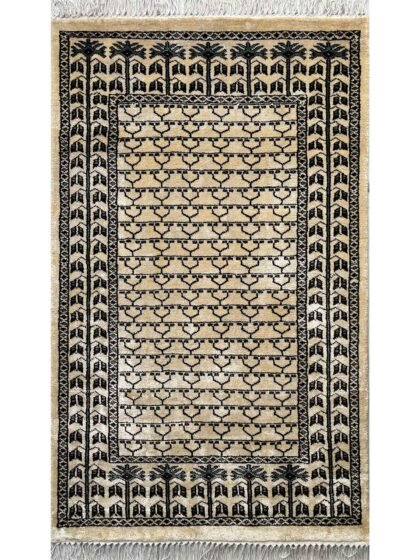 2.5 x 4 ft Ivory Parda Bamboo Silk Area Rug Handmade